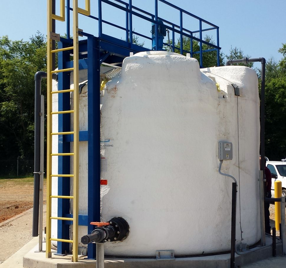 Mixer on Tank